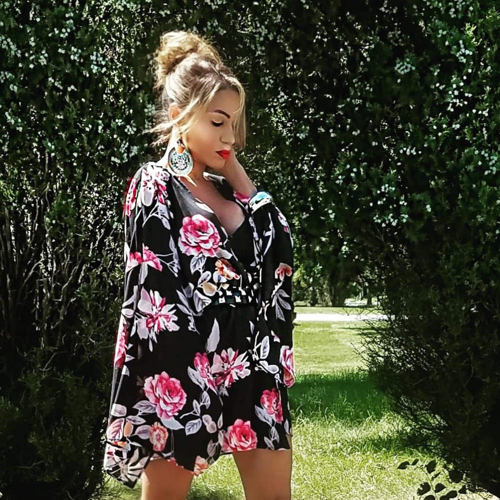 (ST. LUCIA) FLORAL KIMONO - Picture 2 of 5